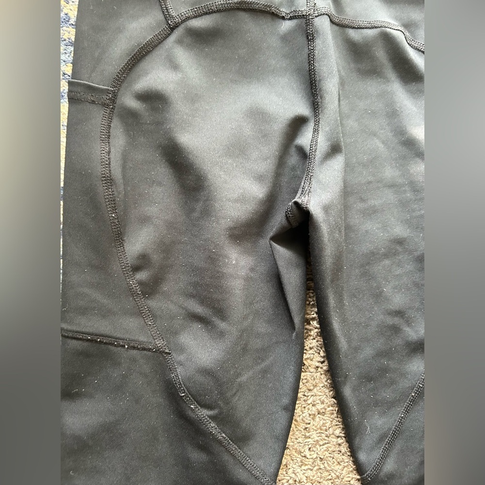 Marika Black Leggings w/ pockets- size m - Picture 8 of 8